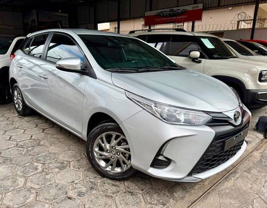 TOYOTA YARIS 1.5 16V FLEX XS MULTIDRIVE TOYOTA YARIS 1.5 16V FLEX XS MULTIDRIVE